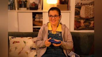 Von Dildos, Nackttänzern und KZ-Witzen: „Das perfekte Geschenk“