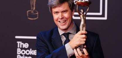 David Szalay: Britisch-ungarischer Autor erhält Booker-Literaturpreis 2025