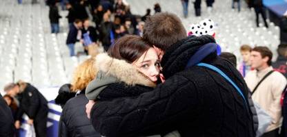 Paris: Zehn Jahre nach dem Massaker im Stade de France - Rückblick und Erinnerungen
