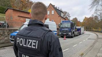 drogenplantage ausgehoben? großer polizeieinsatz an der elbe