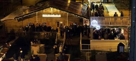 Winterland Augsburg 2025: Alle wichtigen Informationen zu Öffnungszeiten, Eisstockbahn, Hütten und mehr