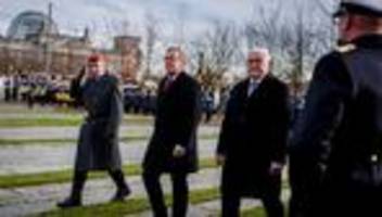 70 Jahre Bundeswehr: Bundespräsident: Pflichtzeit für alle wäre am gerechtesten