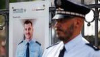 Gedenken: Tatort erinnert mit Porträtfoto an ermordeten Polizisten