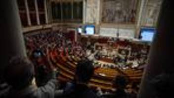 frankreich: französische nationalversammlung stimmt aussetzung von rentenreform zu