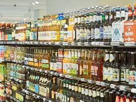 Rund 80 Artikel betroffen: Edeka zofft sich mit Brauerei über Bierpreis - und bestellt weniger