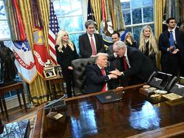 US-Zölle für die Schweiz: Ein paar Firmenlenker, ein Goldbarren und eine goldene Rolex