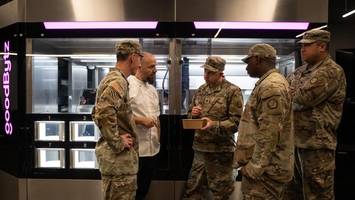 roboter aus hamburg kocht für die us army – was dahintersteckt