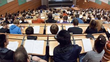 Medizinstudentin verzweifelt, weil das BAföG nicht kommt