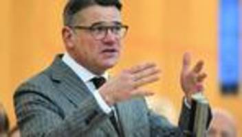 Verteidigung: Rhein begrüßt Wehrdienst-Kompromiss