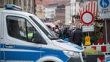 Öffentliche sicherheit: poller und polizeipräsenz – sicherheit auf weihnachtsmärkten