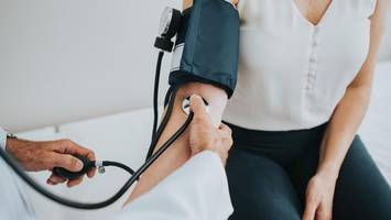 Blutdruck bei Frauen: Ab wann sind die Werte zu hoch?