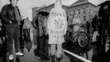 Wehrflucht: Warum es in West-Berlin früher keine Musterungen gab