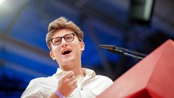 juso-chef fordert rap-nachhilfe für friedrich merz: „mehr haftbefehl hören“