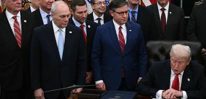 USA: Donald Trump unterzeichnet Übergangshaushalt – Shutdown beendet