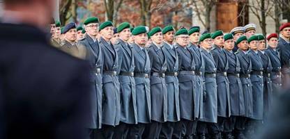 Wehrpflicht: Union und SPD wollen junge Männer zur Musterung verpflichten