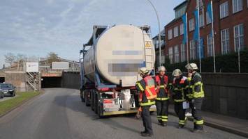 Öl läuft aus Tanklastzug aus – Wallringtunnel gesperrt