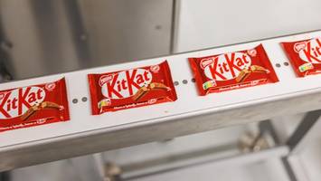 nestlé investiert in hamburg: jetzt verpacken roboter schokoriegel