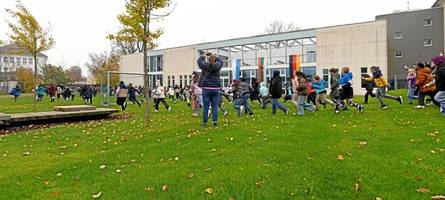 Schulklos, Rasen, Spielgeräte: Hier springen Eltern ein, weil die Stadt Augsburg kein Geld hat