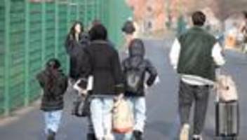 Asylbewerber: Dutzenden Flüchtlingen werden Leistungen gestrichen - Kritik