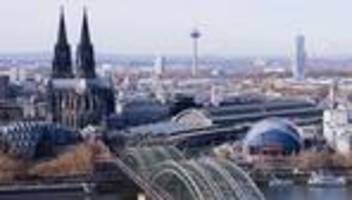 Bahn: Neue Technik: Fernverkehr im Kölner Hauptbahnhof steht still