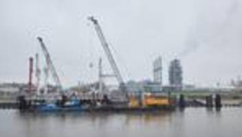 Energieversorgung: Erdgasterminal Stade nimmt Arbeit nicht vor April auf