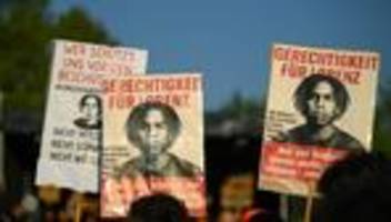 Ermittlungen: Brandserie nach Gedenk-Demos für Lorenz – neun Beschuldigte