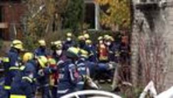 Explosion in Wolfenbüttel: Hausexplosion - Trümmerhunde schlagen am Unglücksort an