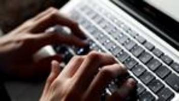 kommentar im internet: polizei ermittelt wegen bedrohung von landaus bürgermeister