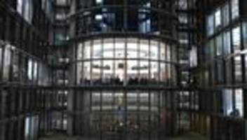 bundeshaushalt : ausschuss beschließt bundesetat von fast 525 milliarden euro