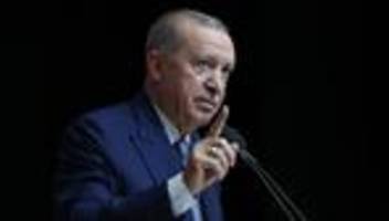 türkei: die einen am tisch, die anderen im knast