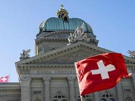 Durchbruch nach Rolex-Geschenk: Schweiz macht Trump Milliardenversprechen - und bekommt Zollsenkung