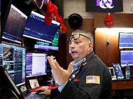 Tech-Werte weiter unter Druck: Schwindende Zinssenkungs-Hoffnungen belasten Wall Street