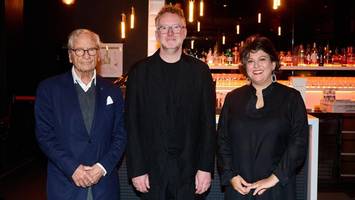 anhalter bahnhof: goldenes licht über ruine – was hat es zu bedeuten?