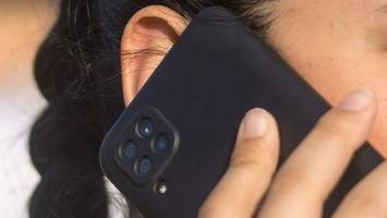 Weihnachten & „Black Friday“: Bundesamt warnt vor Handy-Strahlung