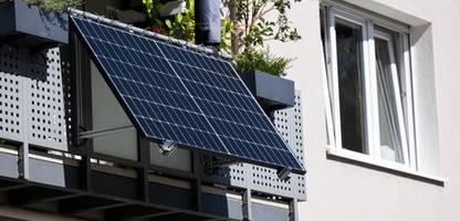 Solarenergie: Balkonkraftwerke dürfen bald mit Schuko-Stecker betrieben werden