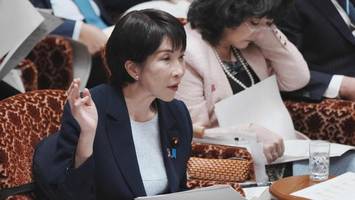 konferenz um 3 uhr nachts: japans premier in der kritik