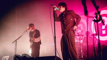 royel otis in der sporthalle: dieses mal klappte niemand zusammen