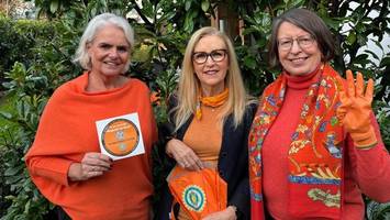 alle in orange: hamburger frauen rufen zu marsch um die alster auf