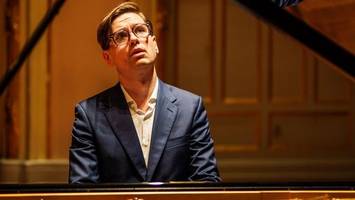 laeiszhalle: als publikum zu früh applaudiert, reagiert der pianist