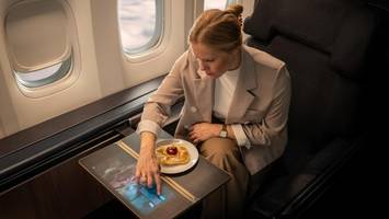 lufthansa technik will die tische für passagiere revolutionieren