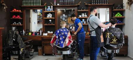 Verdacht auf Verstöße: Darum sind Augsburger Friseure auf  Barbershops nicht gut zu sprechen