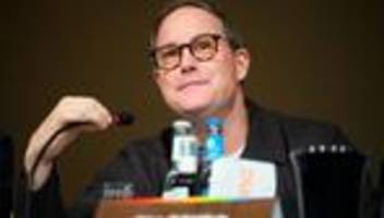 Debatte um Kapitän: Brücken bauen: St. Pauli-Chef Göttlich verteidigt Irvine