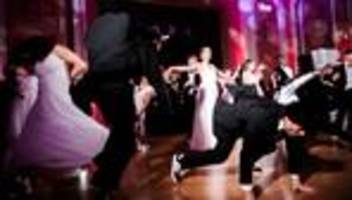 Szene: Sneaker zum Ballkleid: Berlin feiert ersten Hip-Hop-Ball