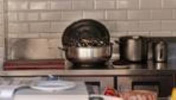 Todesfälle in Istanbul: Vergiftet durch Essen? Fakten zu Lebensmittelvergiftungen