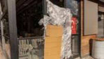 Vergiftet durch Lebensmittel?: Hamburger Mutter und Kinder werden in Türkei beigesetzt