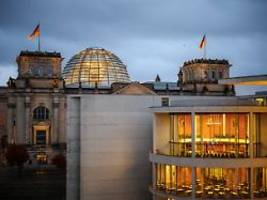 Besorgniserregender Vorgang: Polizei warnt Bundestag vor verdächtigen USB-Sticks