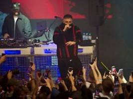 Erster Auftritt seit Doku: Ich bin clean: Haftbefehl steht wieder auf der Bühne