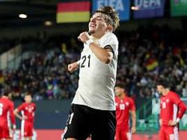 Freches Supertalent des FC Bayern: Lennart Karl erobert jetzt auch die U21-Nationalmannschaft