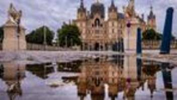 Gedenkveranstaltung: Landtagspräsidentin Hesse mahnt am Volkstrauertag