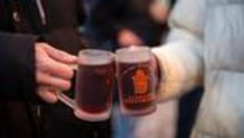 Glühwein, Mandeln, Bratwurst: Früher Start: Einige Märkte locken schon vor dem Advent
